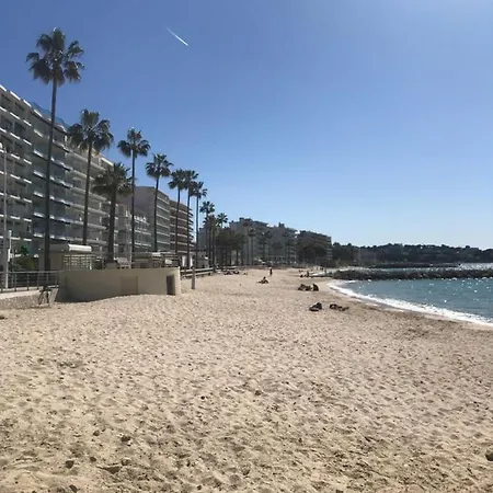 Exclusive Seafront Gem - Direct Beach Access - Terrace - Private Parking - 8 People - Juan-Les-Pins 公寓 *